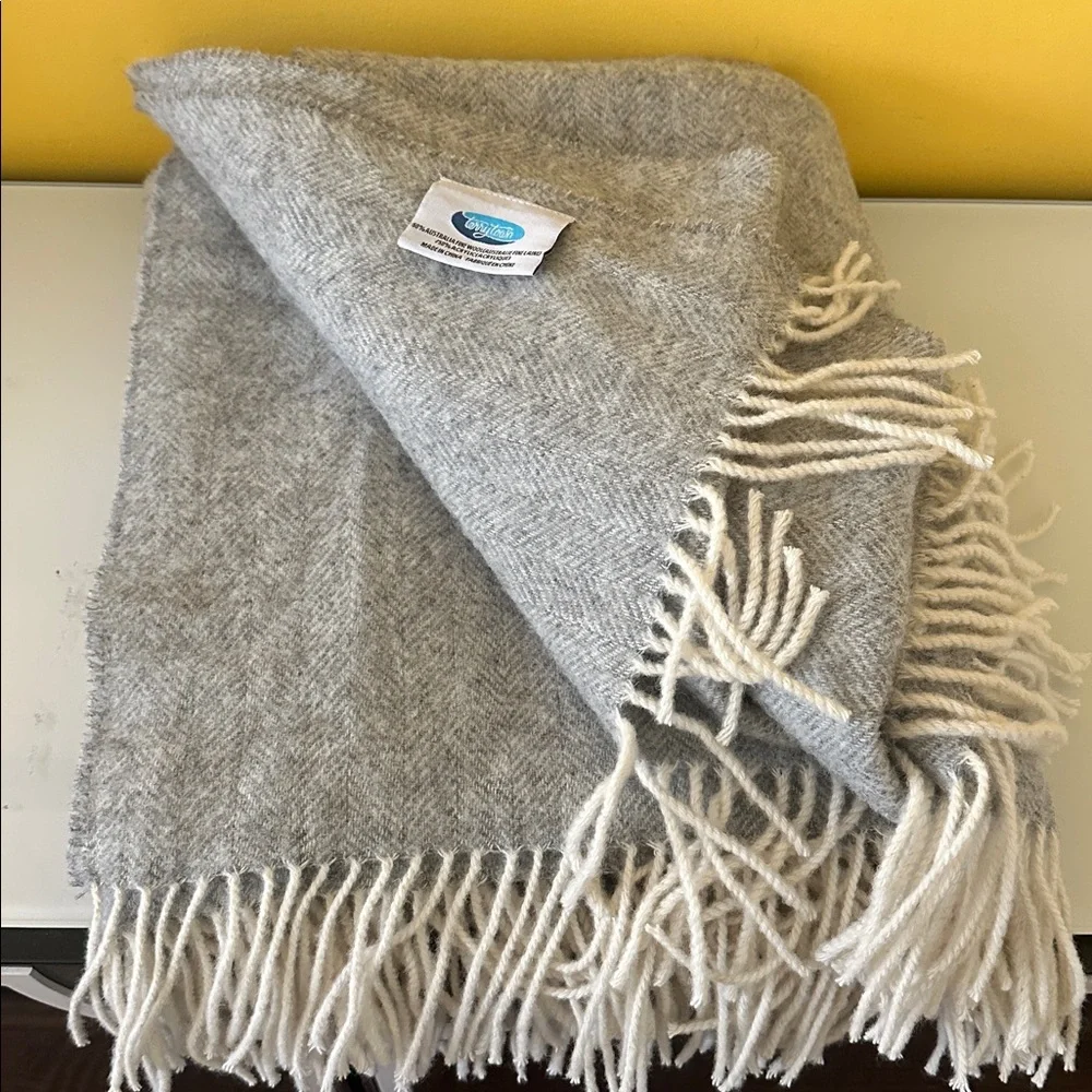Terry Town Australian Fine Wool Blend Gray Herringbone Throw Blanket with Fringe
